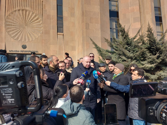 Почему власть развернула кампанию против фракции «Мать Армения»: брифинг Андраника Теваняна (видео)